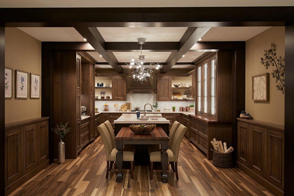 Modern kitchen with balanced and symmetrical cabinets